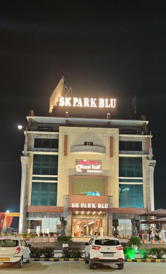 Hotel Sk Park Blu Sonipat Exterior foto